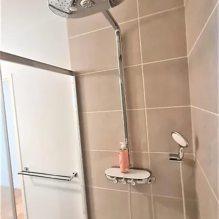 L'opaline - Vue Plage-mer-digue-wifi-netflix-parking Abrite